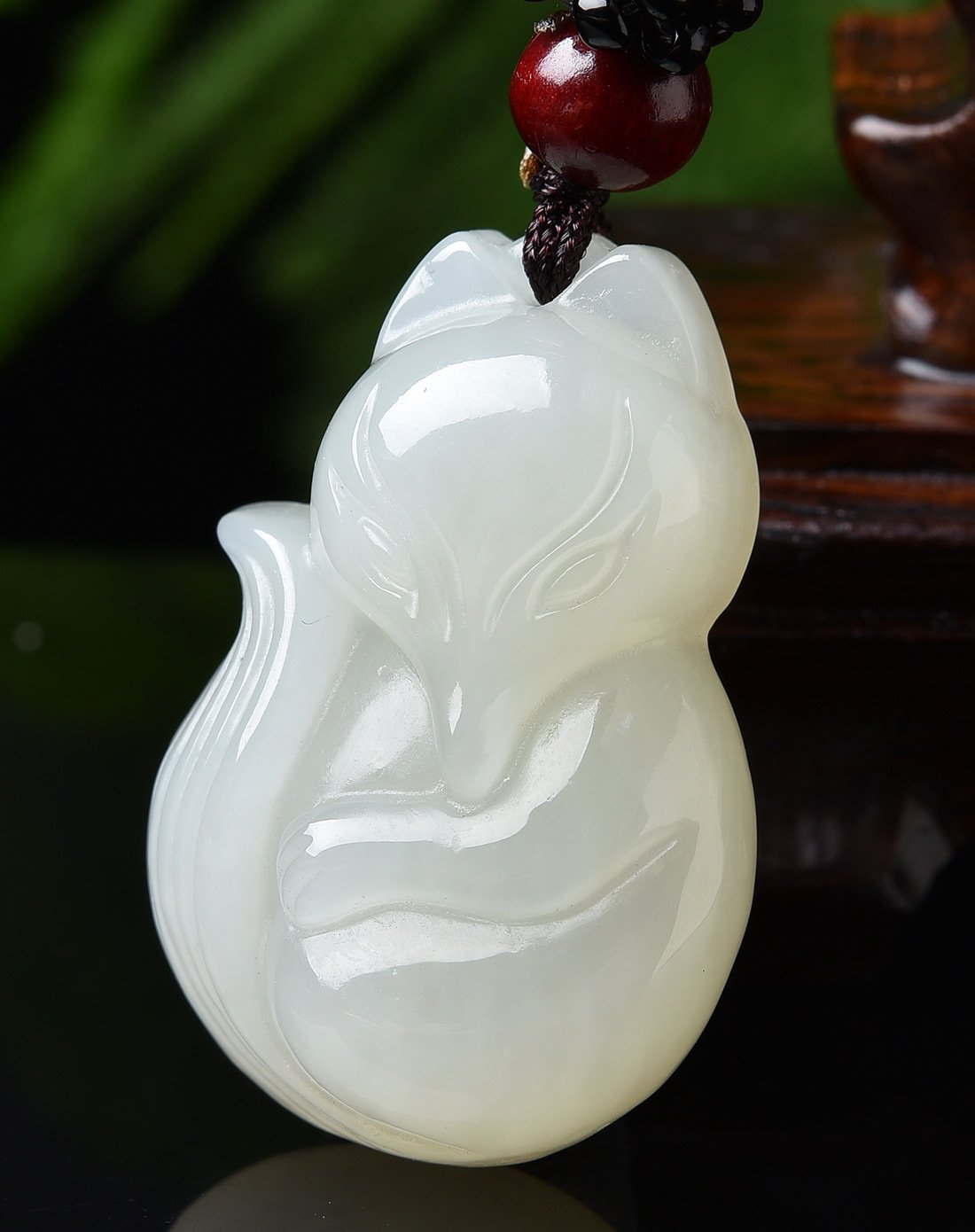 亿珍阁 精雕细腻和田玉白玉狐狸挂件附证书