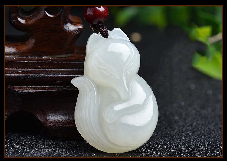 亿珍阁 精雕正品细腻和田白玉狐狸挂件附证书