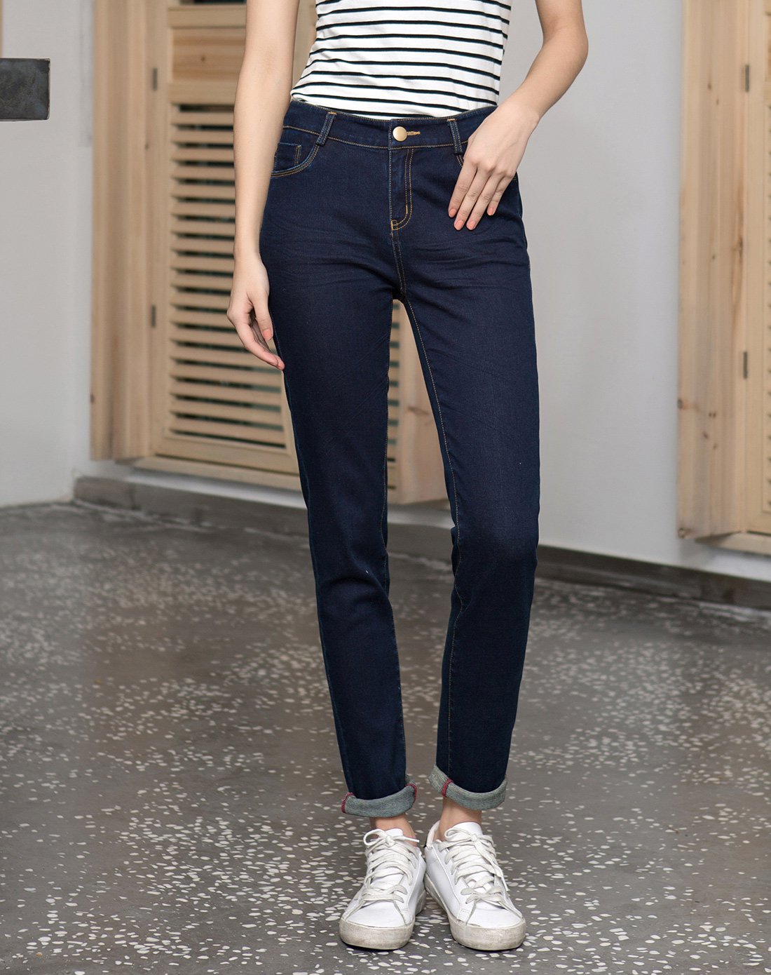 简约显瘦牛仔裤宝蓝