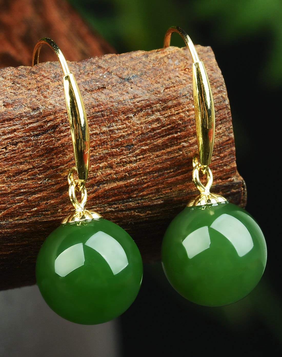 亿珍阁 18k金镶嵌8mm圆珠和田碧玉耳钉附证书