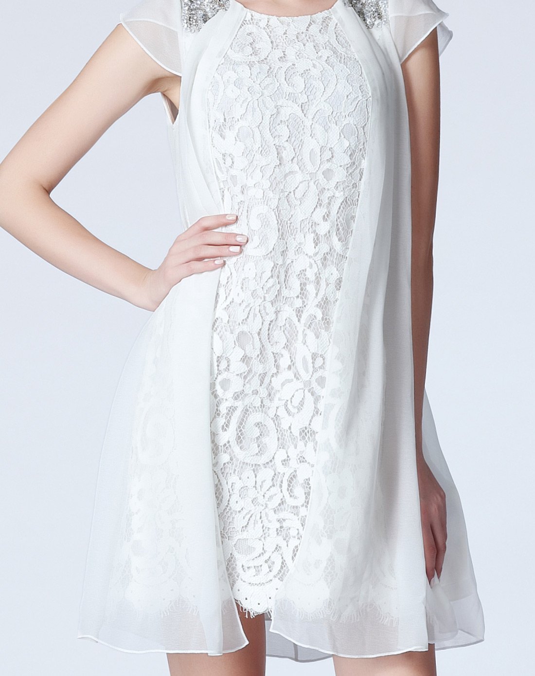 气质淑女蕾丝钉珠连衣裙白色