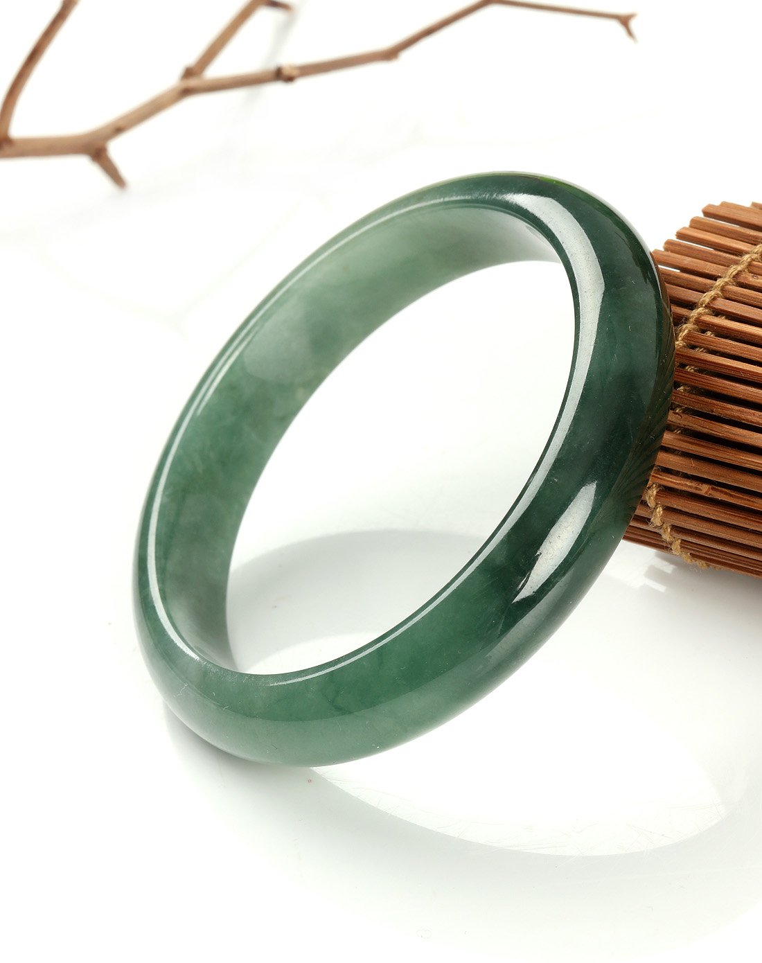 玛丽.温莎 天然翡翠a货冰油青手镯附证书