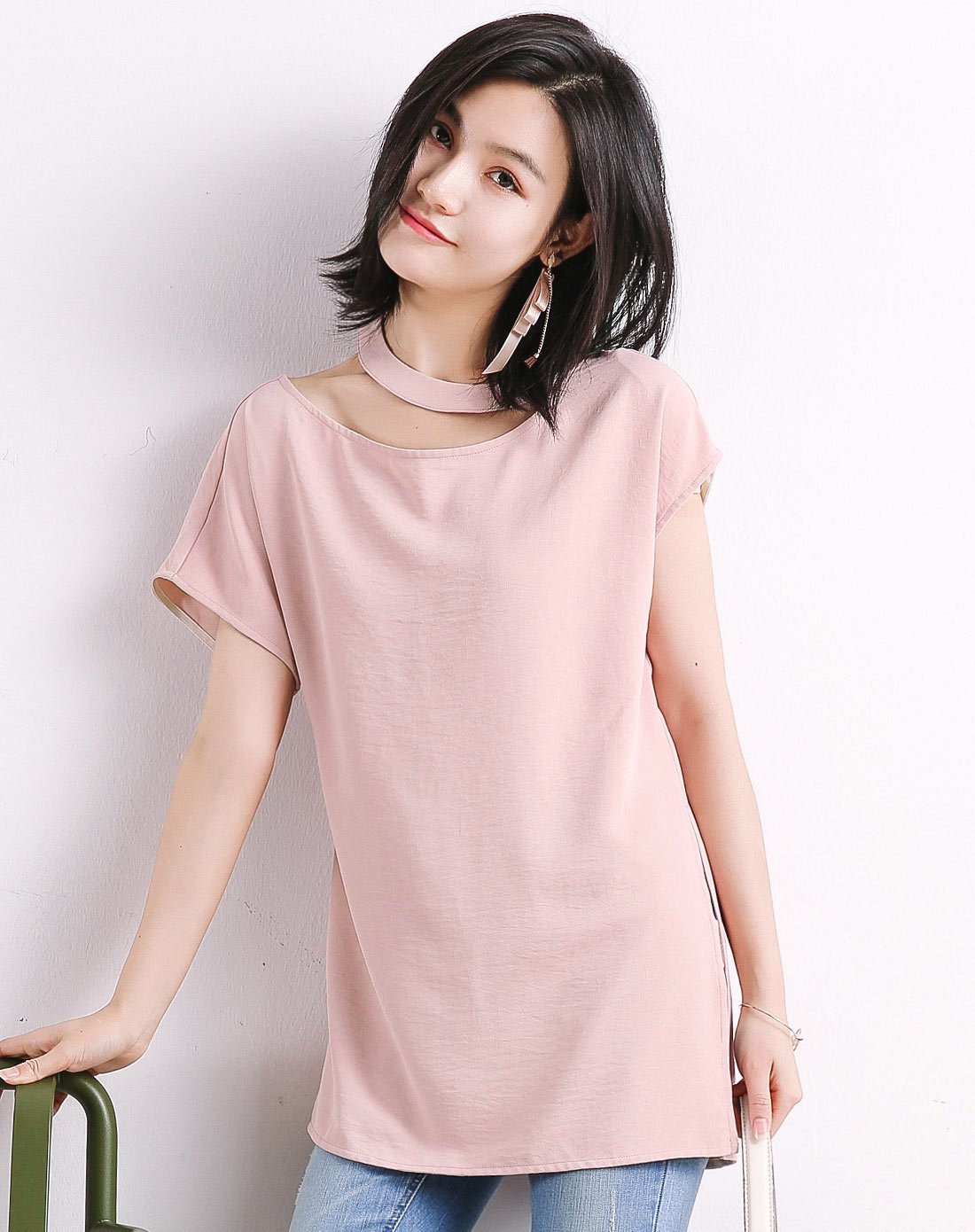 七格格旗下时尚个性领口宽松显瘦女士t恤女iaizo品牌女士t恤女式t恤