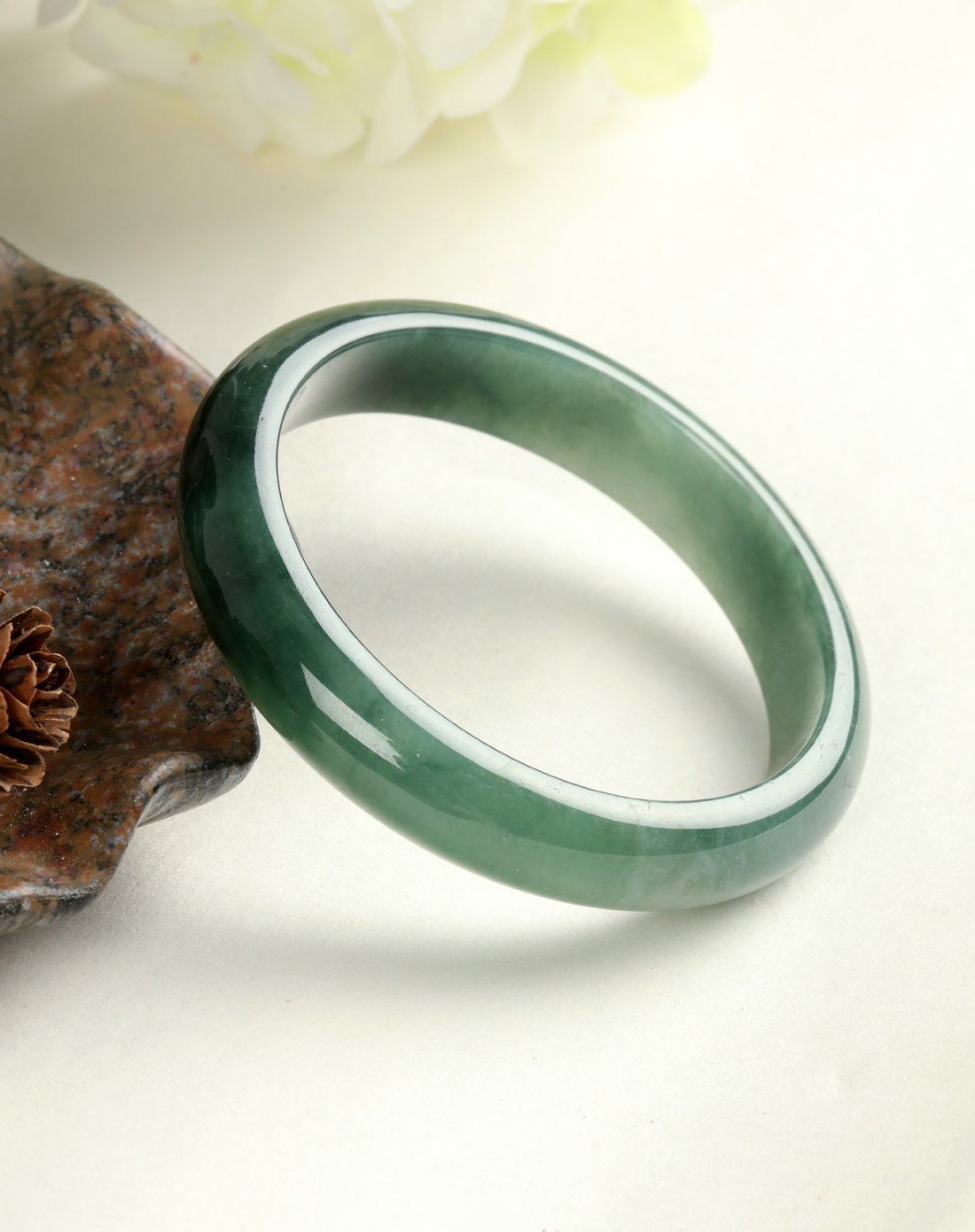 玛丽.温莎 天然翡翠a货冰油青手镯附证书