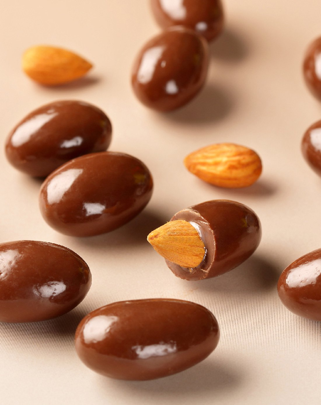 【bk】巴旦木巧克力100g