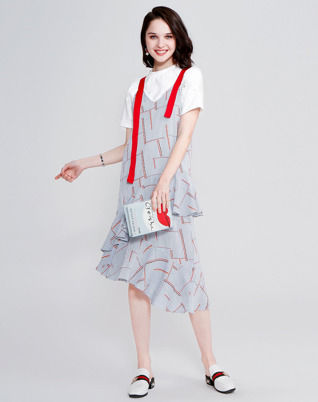 慕诗涵简美女装专场 慕诗涵 甜美吊带式印花连衣裙套装绿色 运费