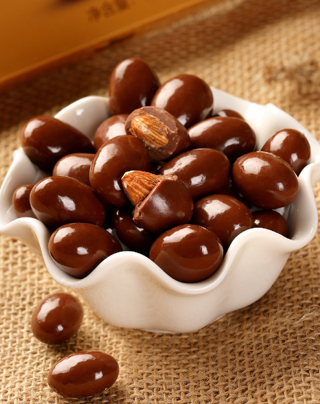 【bk】巴旦木巧克力100g