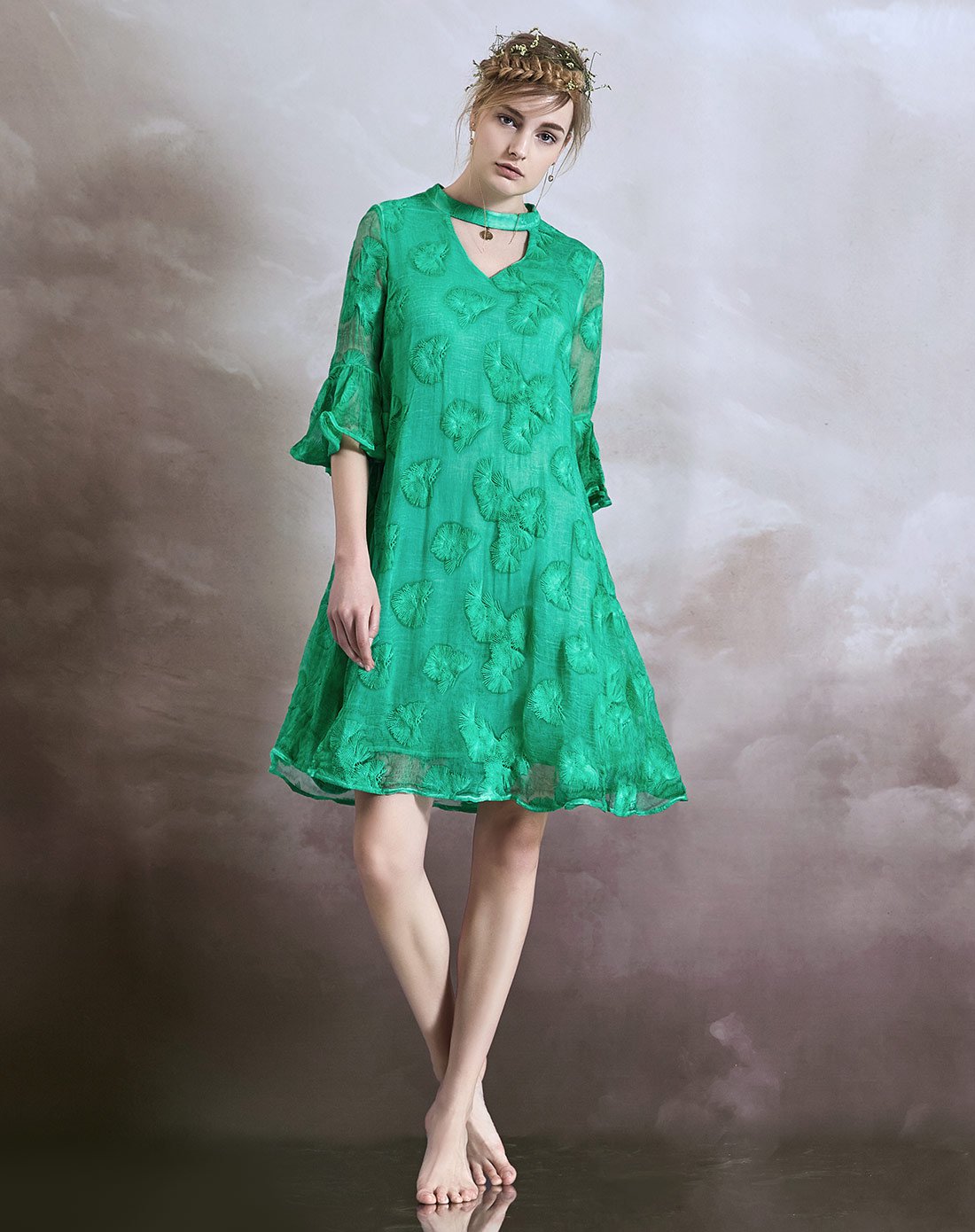 甜美淑女刺绣图案喇叭袖桑蚕丝连衣裙粉色