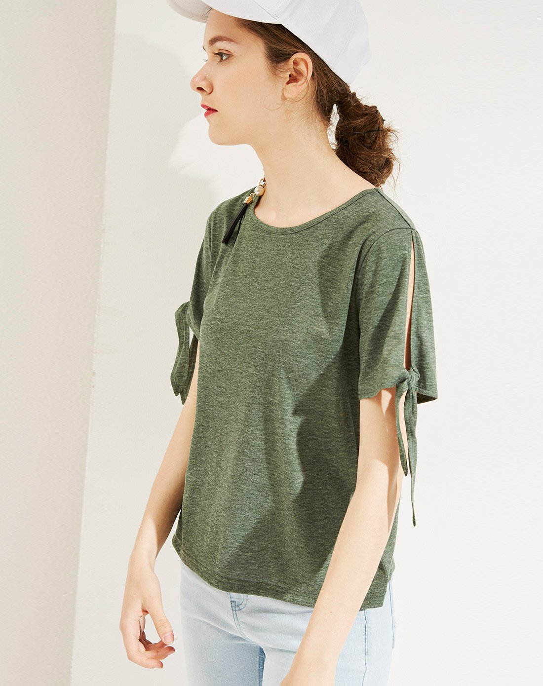 袖口打结露肩短袖t恤