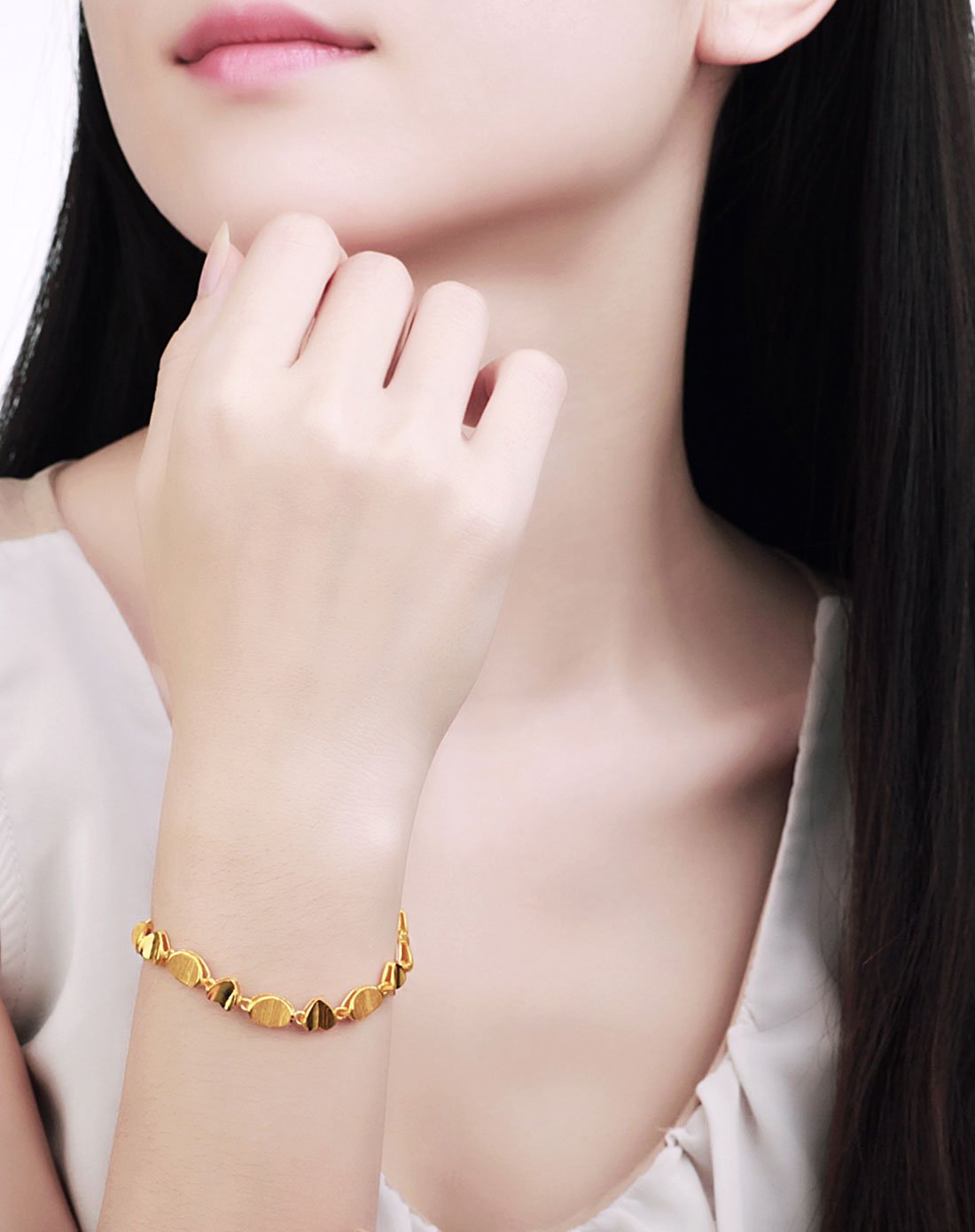 谢瑞麟黄金爱心形串珠拉丝光面足金手链女款结婚礼物