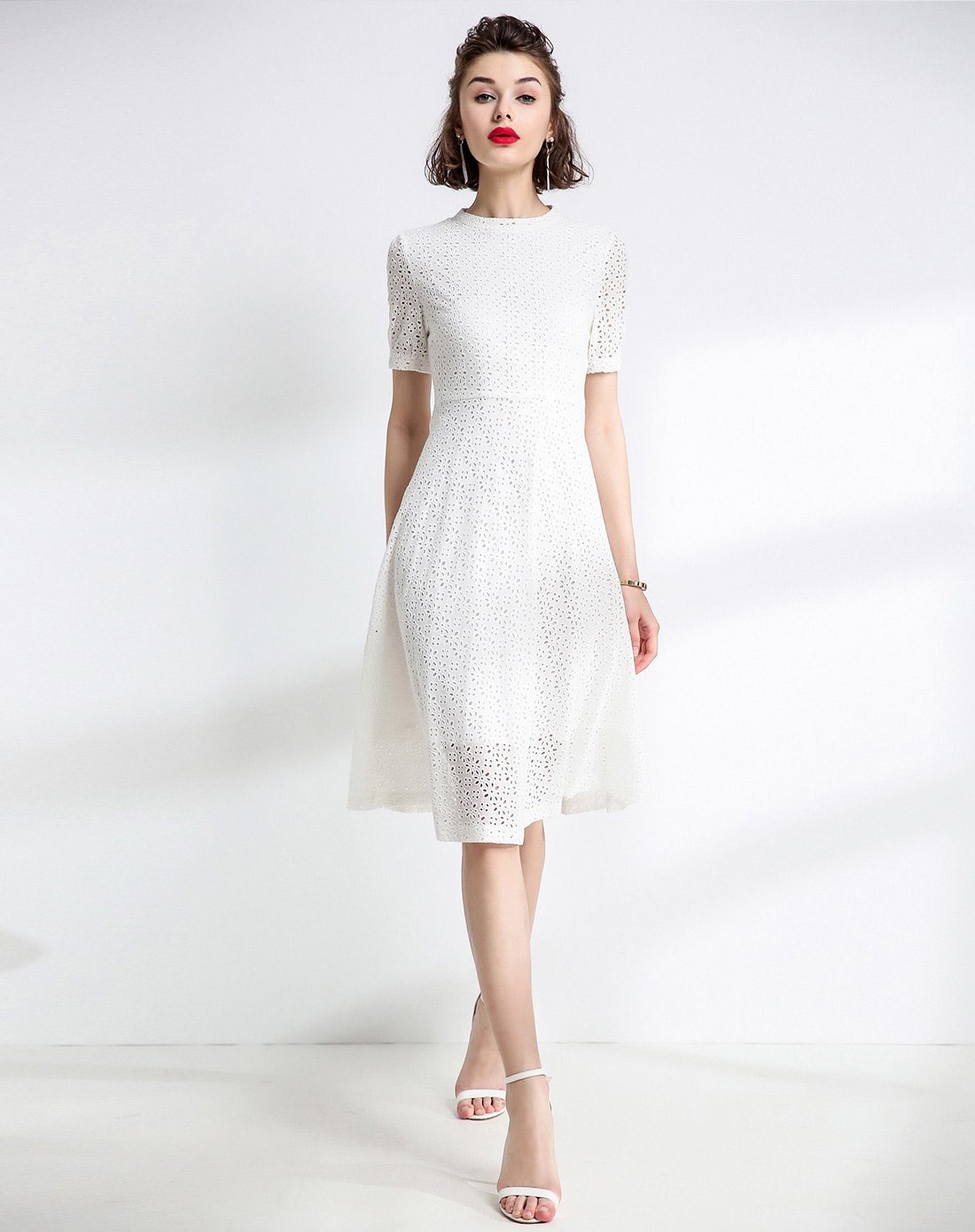 时尚镂空修身露背连衣裙