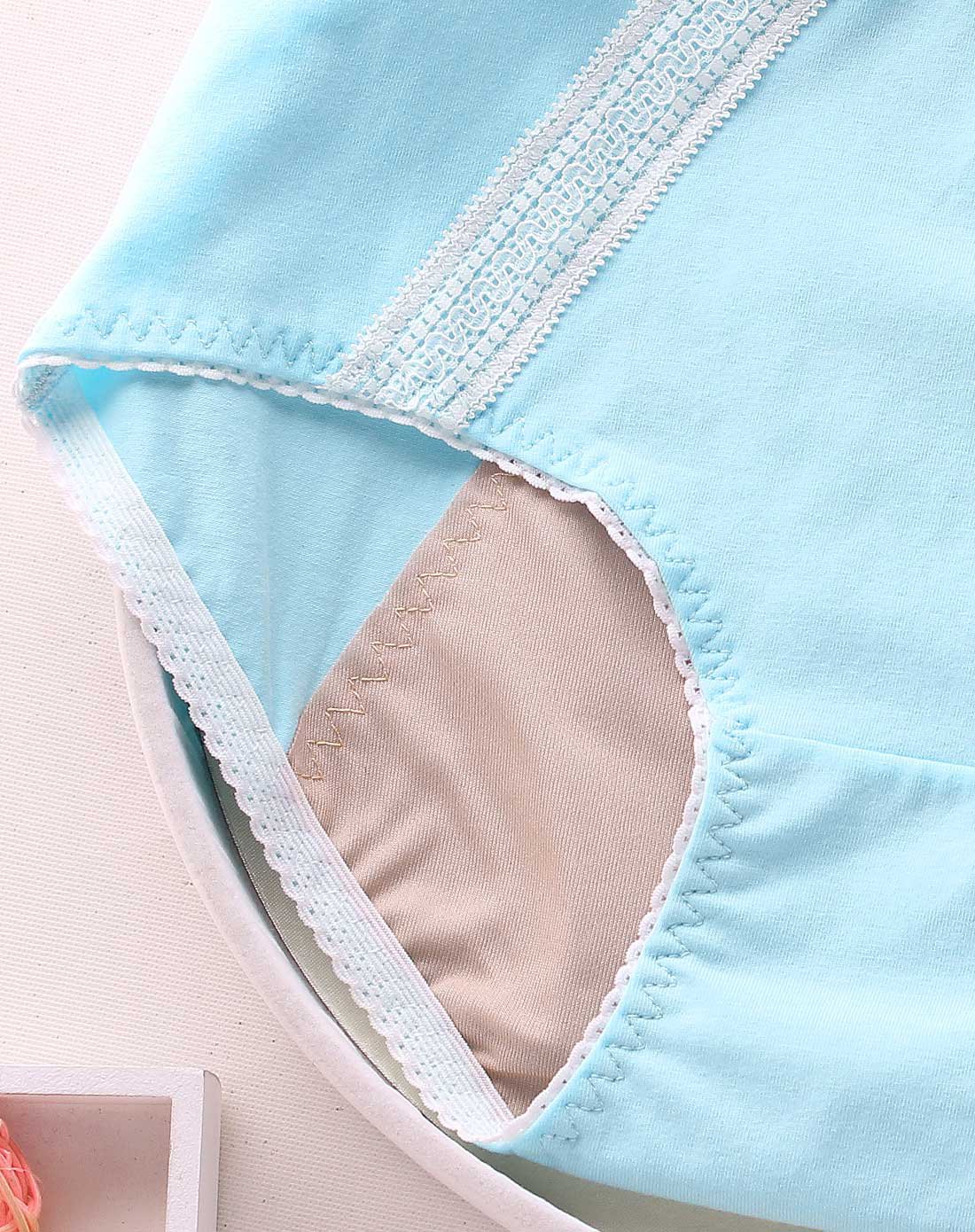 少女纯棉柔软舒适生理裤中腰三角内裤浅绿色