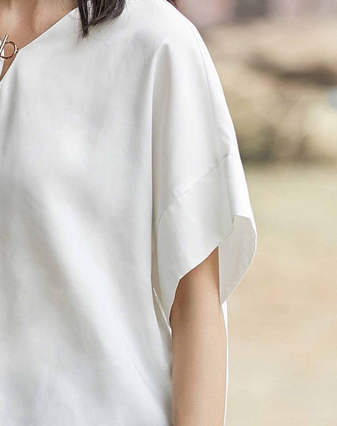 文艺v领装饰连袖t恤宽松上衣