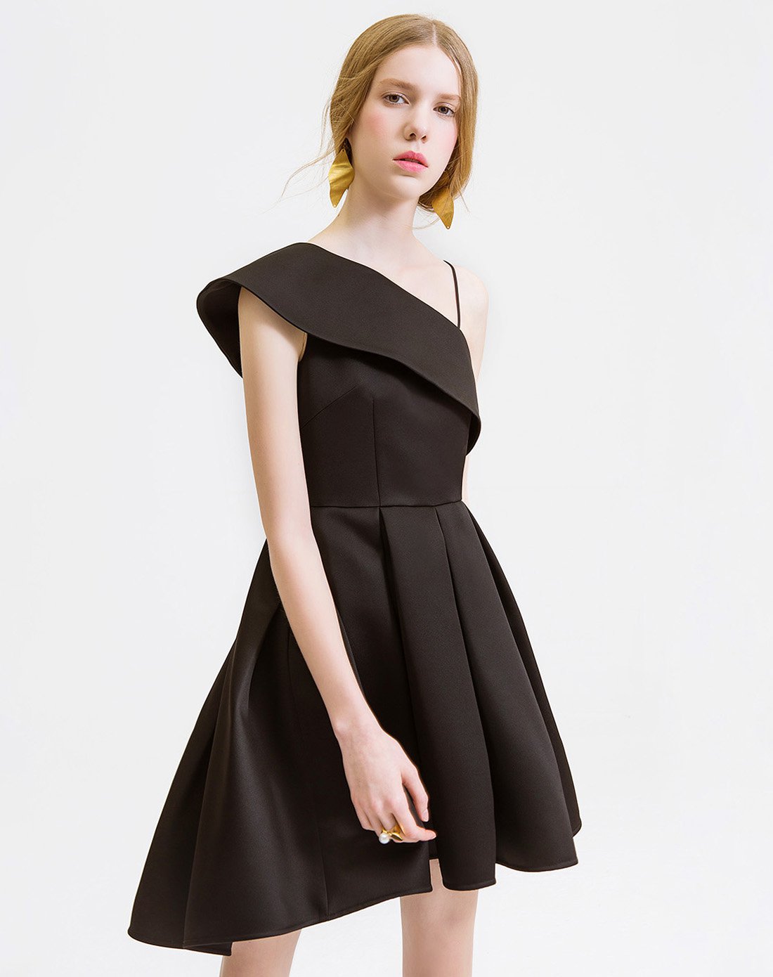 斜肩无袖连衣裙时尚中长款礼服裙子