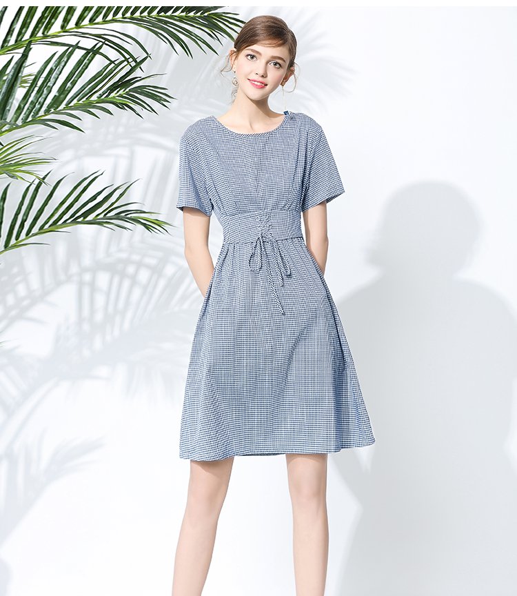 慕诗涵简美女装专场 慕诗涵小清新细格绑带收腰连衣裙黑色 品牌名称