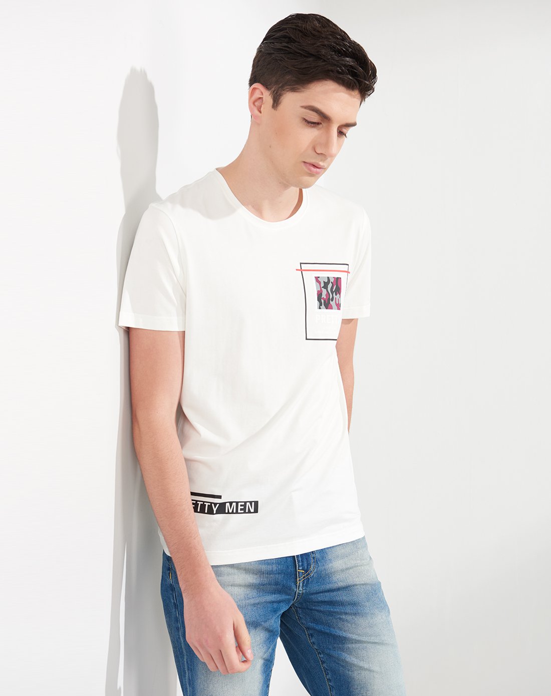 圆领花卉胶印男士t恤短袖