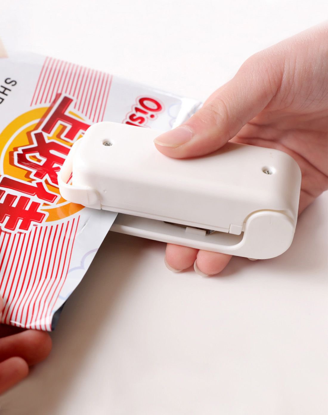 日本 一拉即封电热封口器 便携封口夹