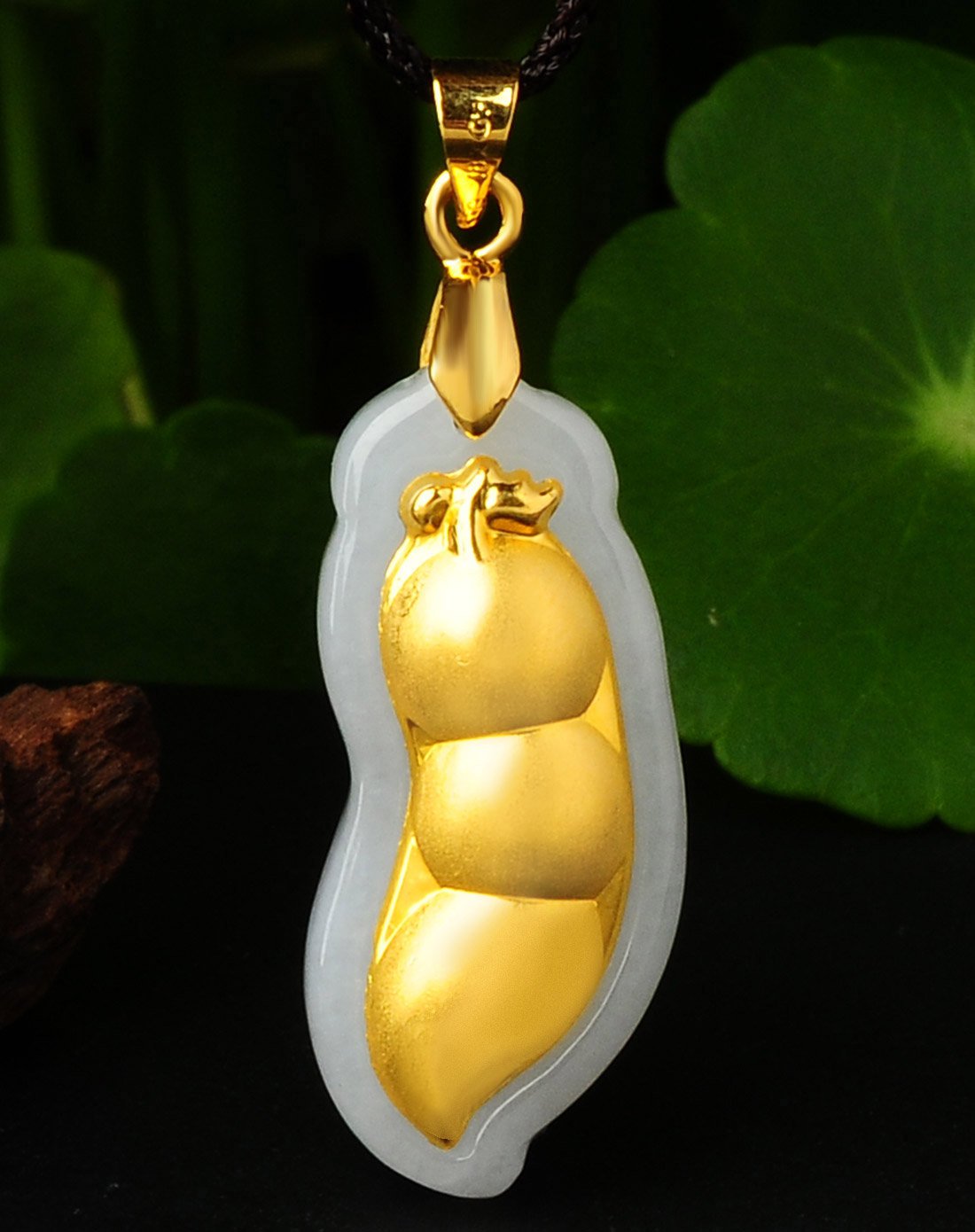 亿珍阁玉石清仓专场亿珍阁 翡翠四季豆吊坠含配绳附证书asdwph0997