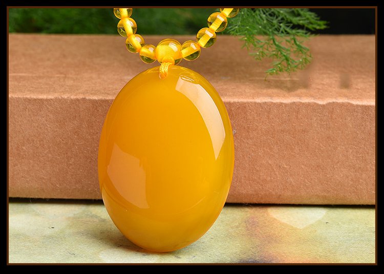亿珍阁 油润金黄玉髓吊坠含珠绳附证书