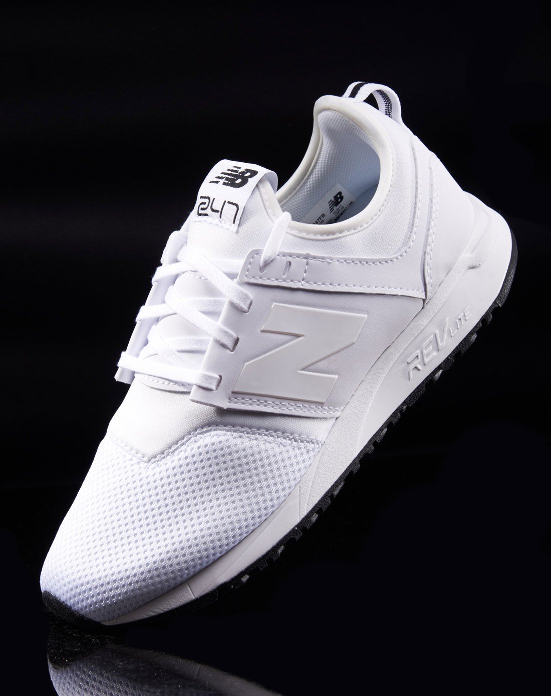 247系列 女款白色运动鞋