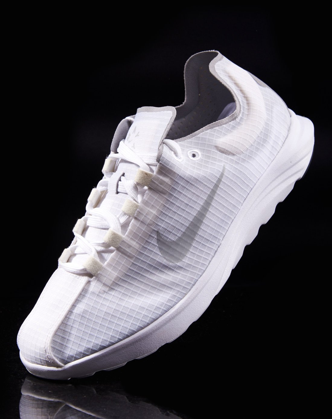 nikemayfly 女款白色运动鞋 运动休闲系列881196-100_唯品会