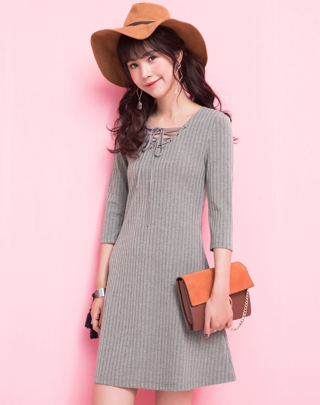 修身a字裙 系带v领针织连衣裙