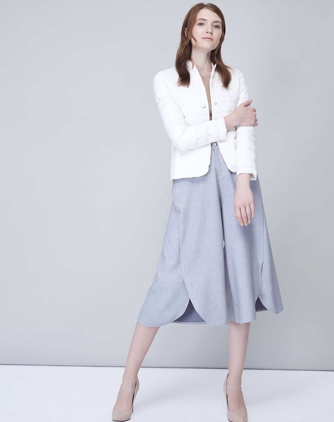 白鸭绒西服领修身显瘦轻薄款羽绒服