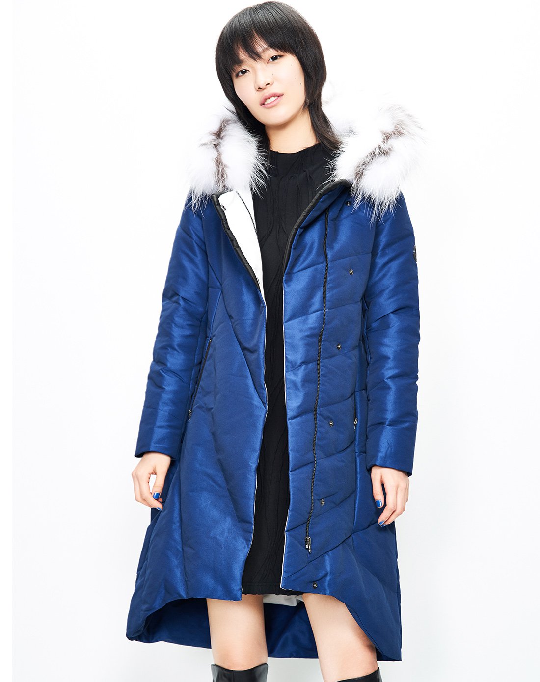 蓝色轻柔保暖连帽可脱卸中长款羽绒服