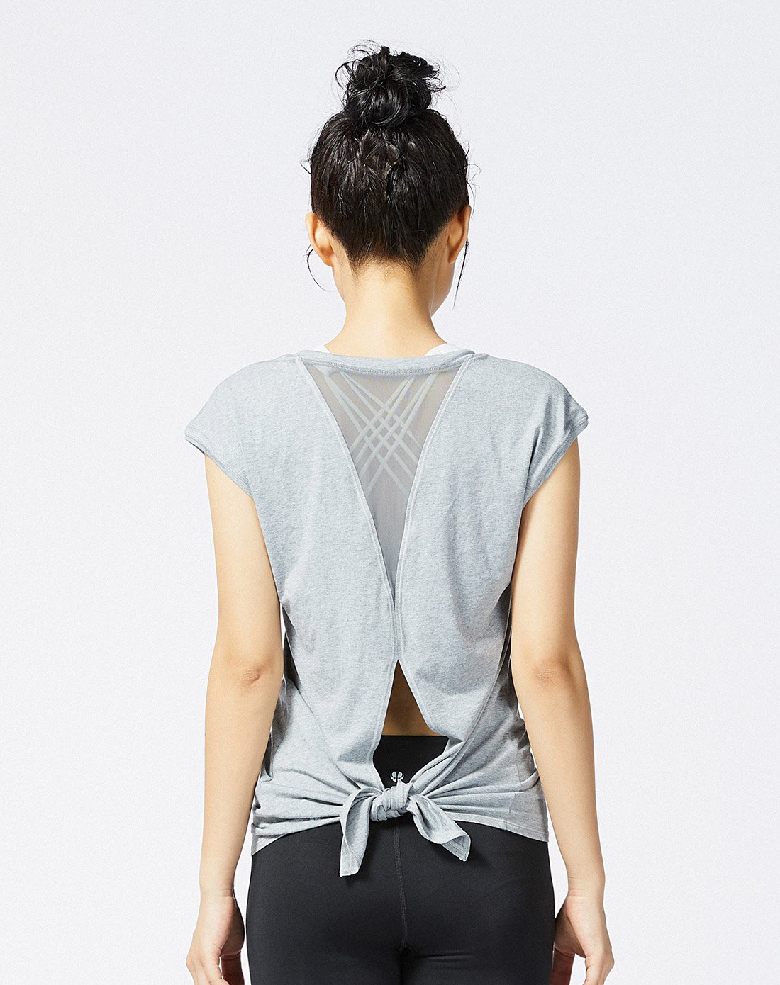 简约百搭 短袖t恤 下摆开叉