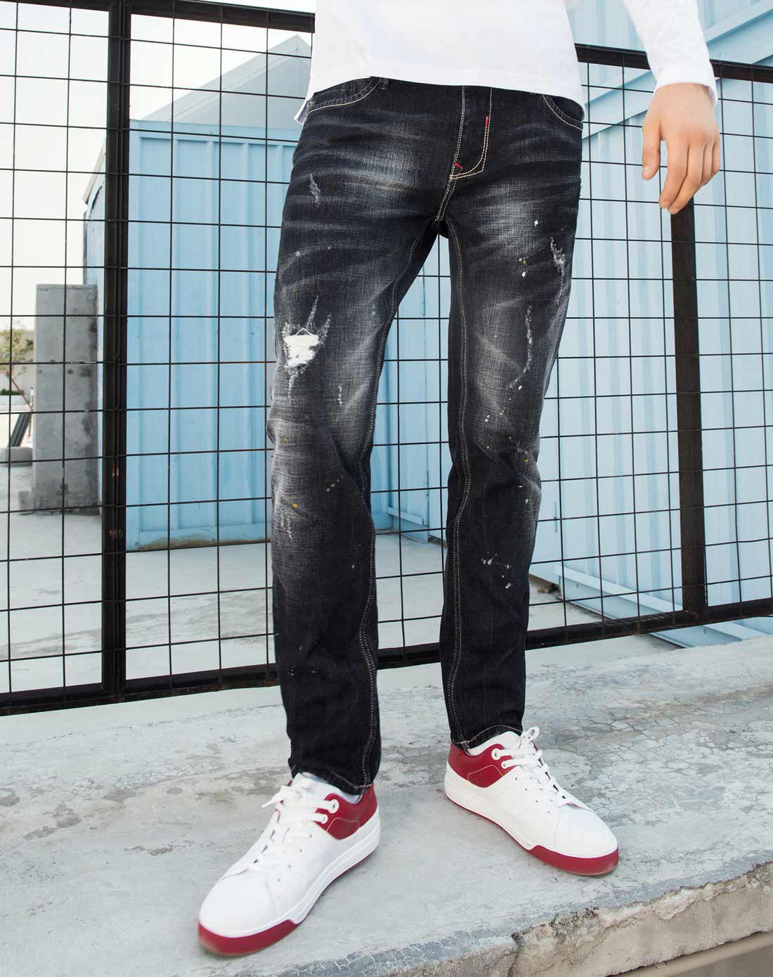 休闲中低腰小脚男士牛仔裤