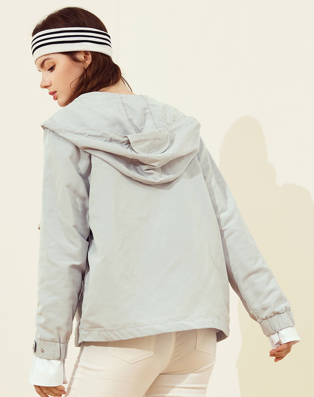 a21 女士宽松时尚连衣帽外套