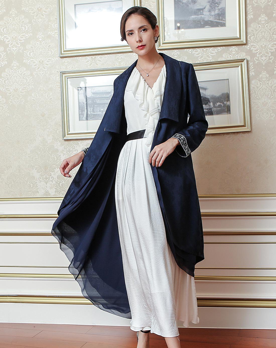 水手蓝重磅真丝青果领塔克线蕾丝绣花九分袖撞料披风拼边外套