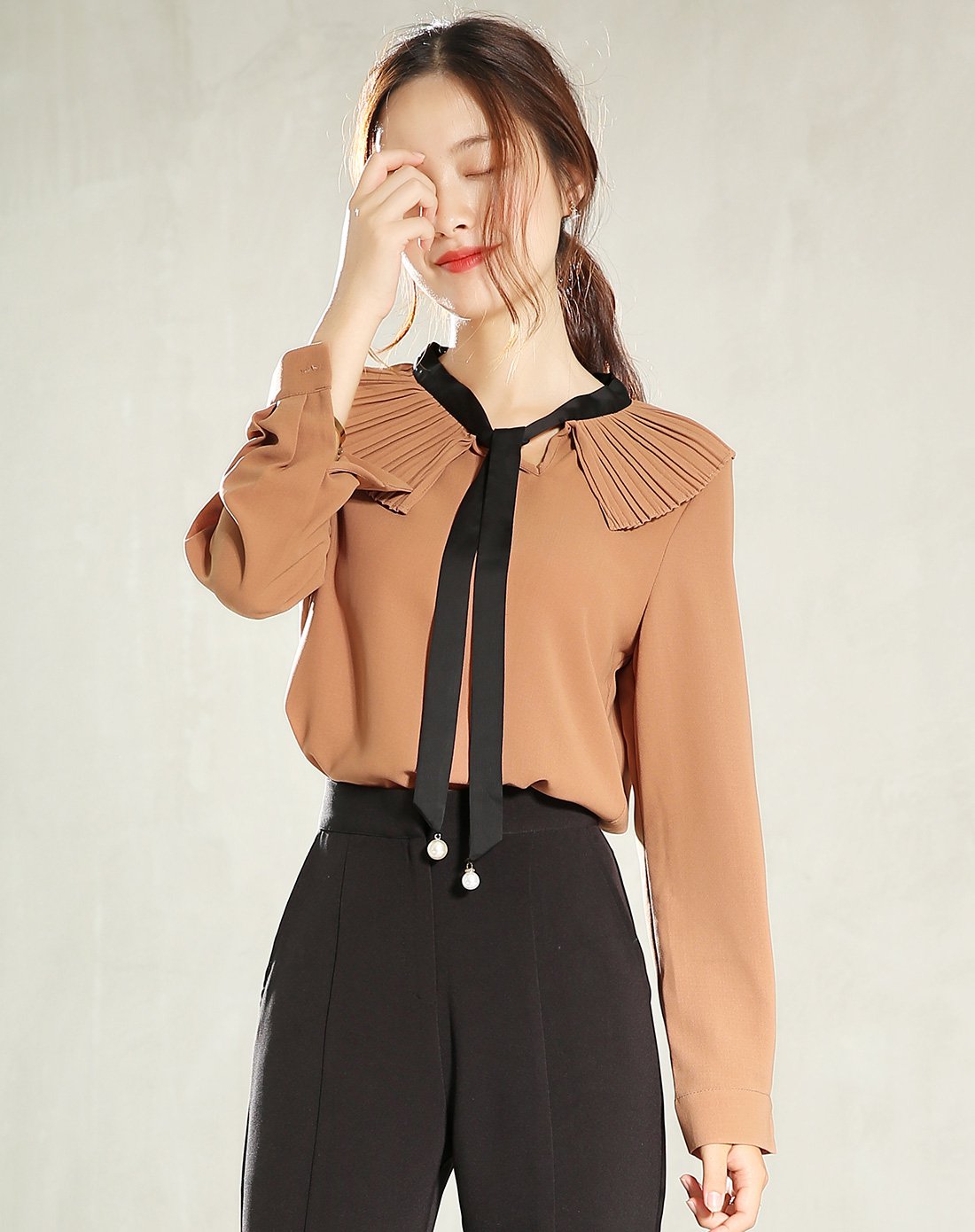 【2017年秋装新款】慕诗涵 风琴领蝴蝶结珍珠长袖t恤女