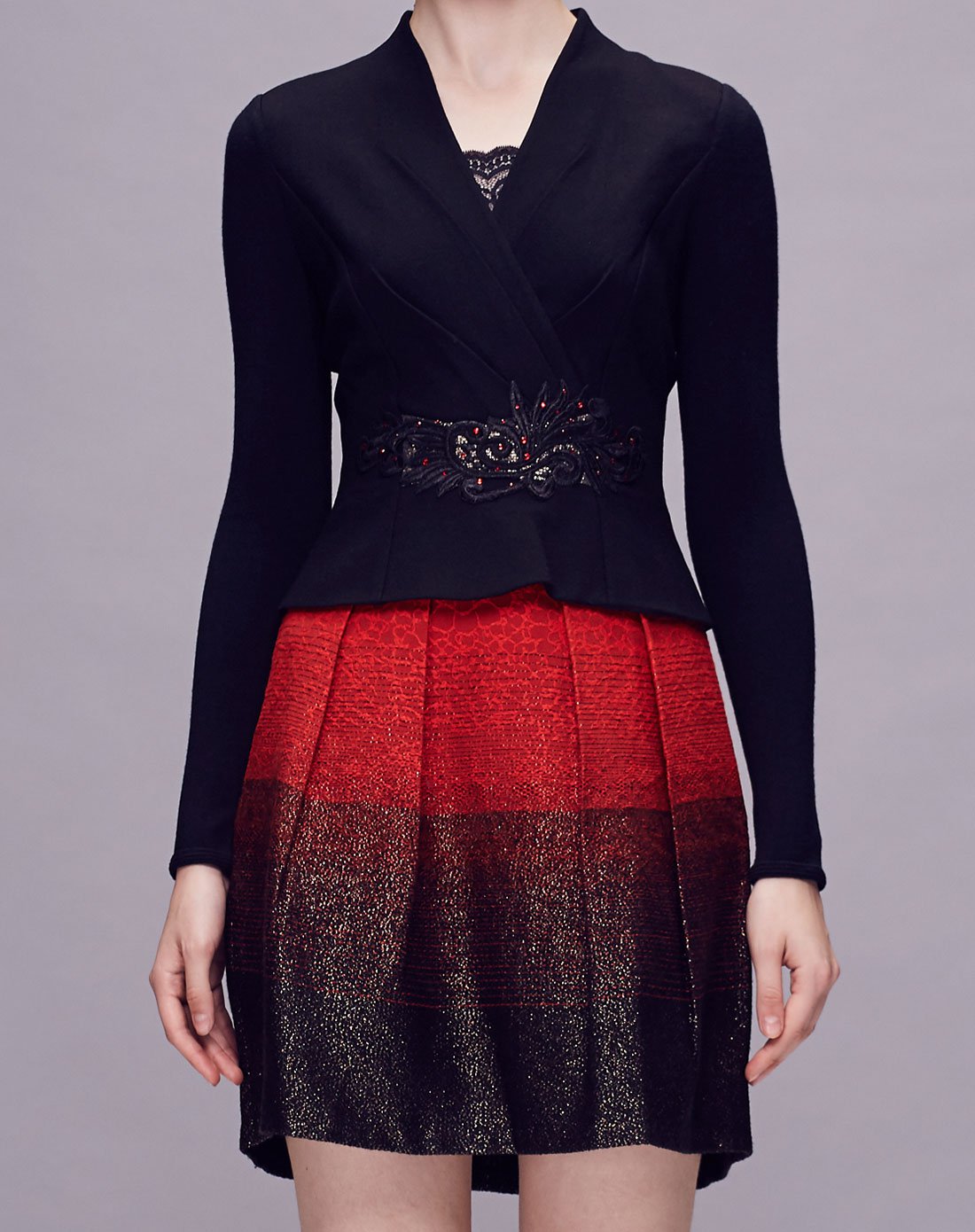 古色sussi女装专场 古色/sussi冬季新品上黑下红金渐变假两件套中国风