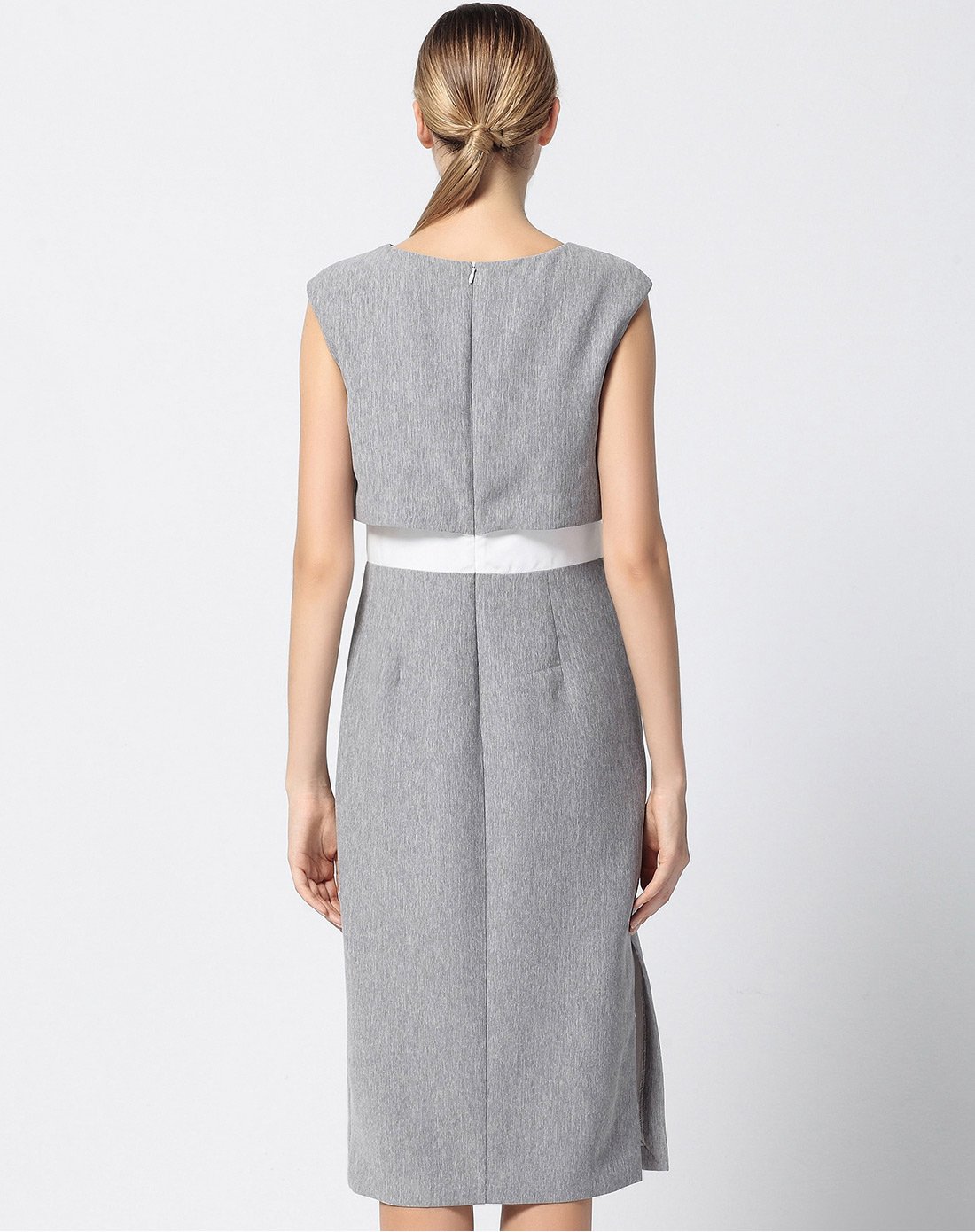 辣妈必备-bblluuee粉蓝衣橱女装专场 简素拾光修身连衣裙