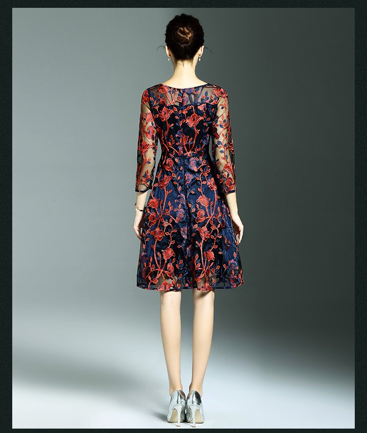 珂曼雅秋季新款 优雅气质蕾丝连衣裙