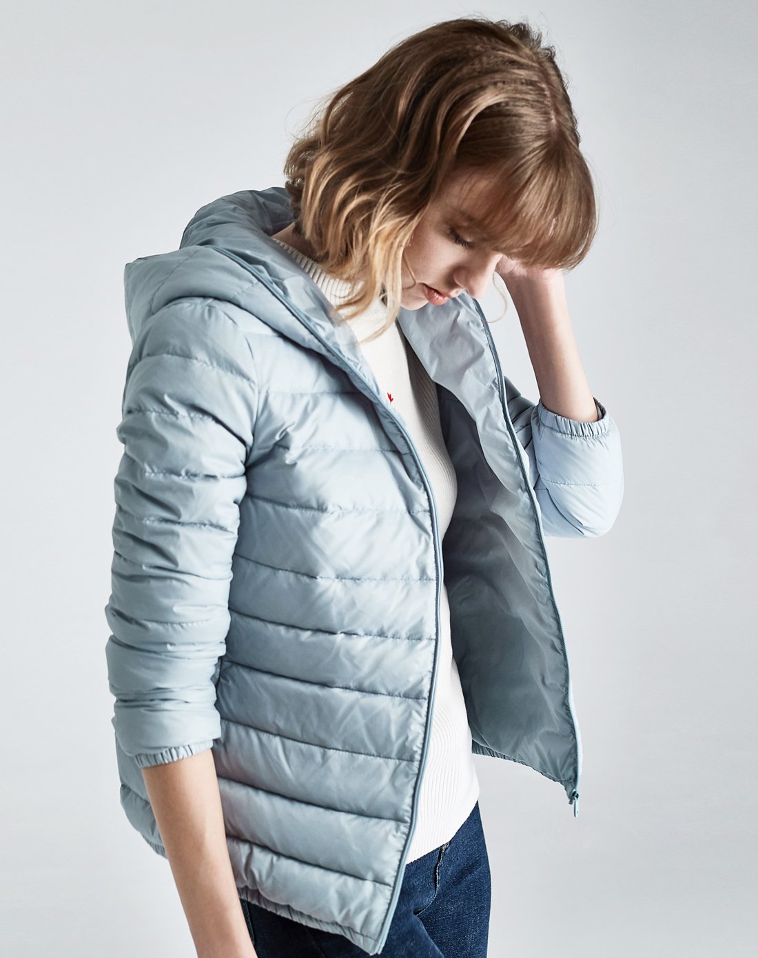 纯色连帽超薄羽绒服