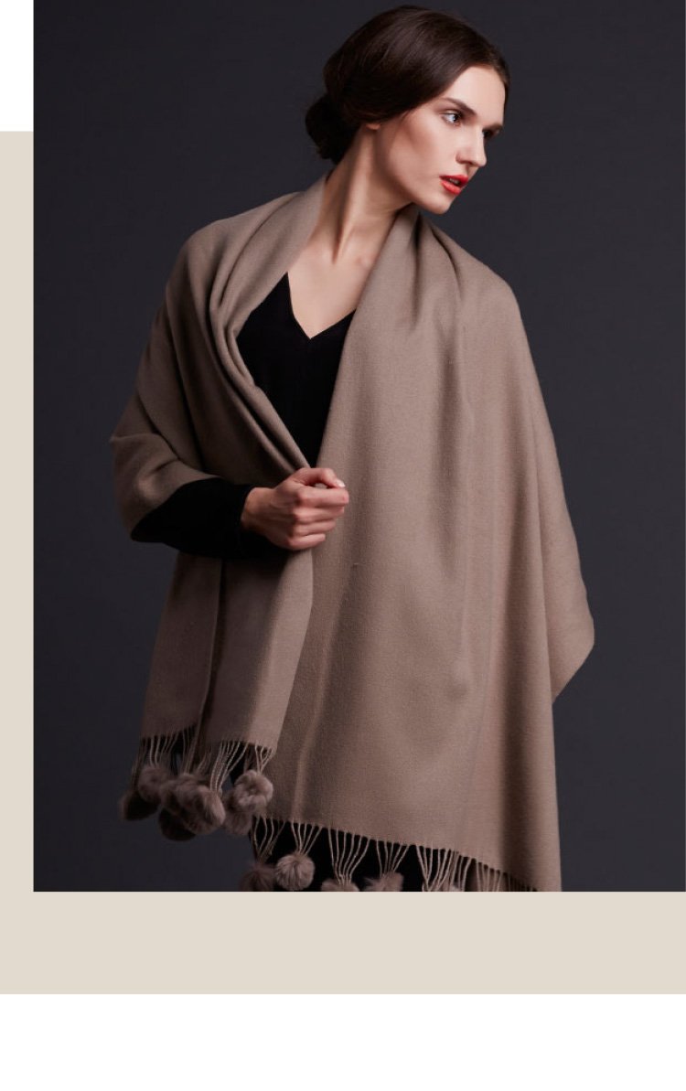粗纺纯色混绒毛球大披肩
