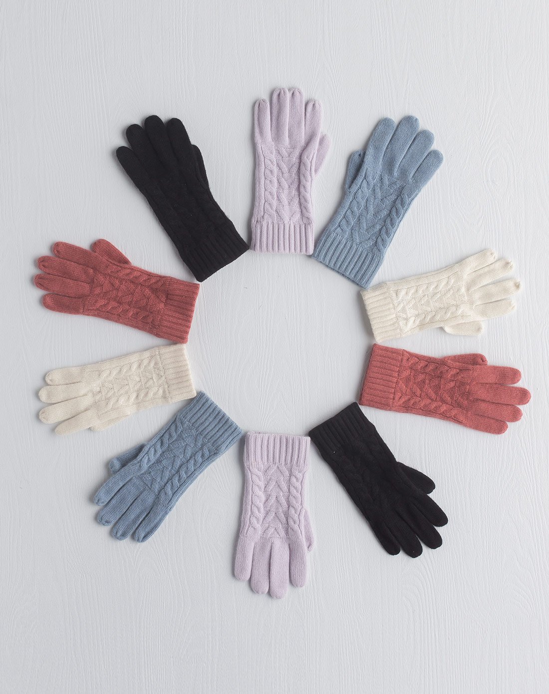 纯山羊绒绞花加厚手套