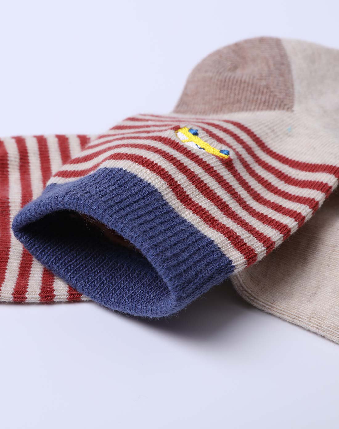 久岁伴男童细条纹撞色中筒棉质透气儿童袜子