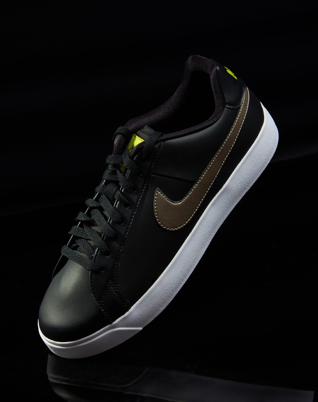 耐克nike 休闲百搭 男款黑色运动鞋 运动休闲系列