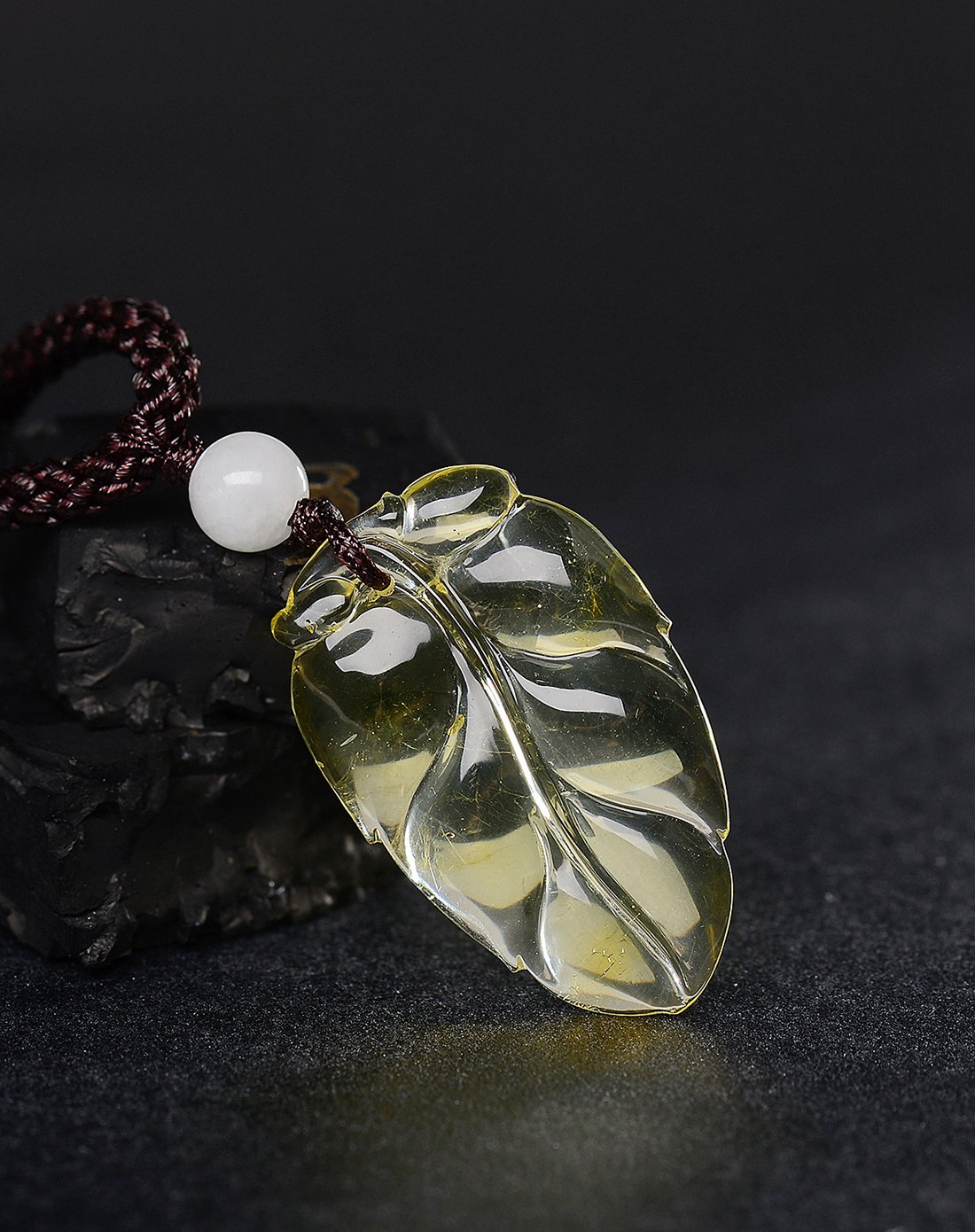 天然金棕色金珀金枝玉叶吊坠/琥珀挂件/琥珀吊坠