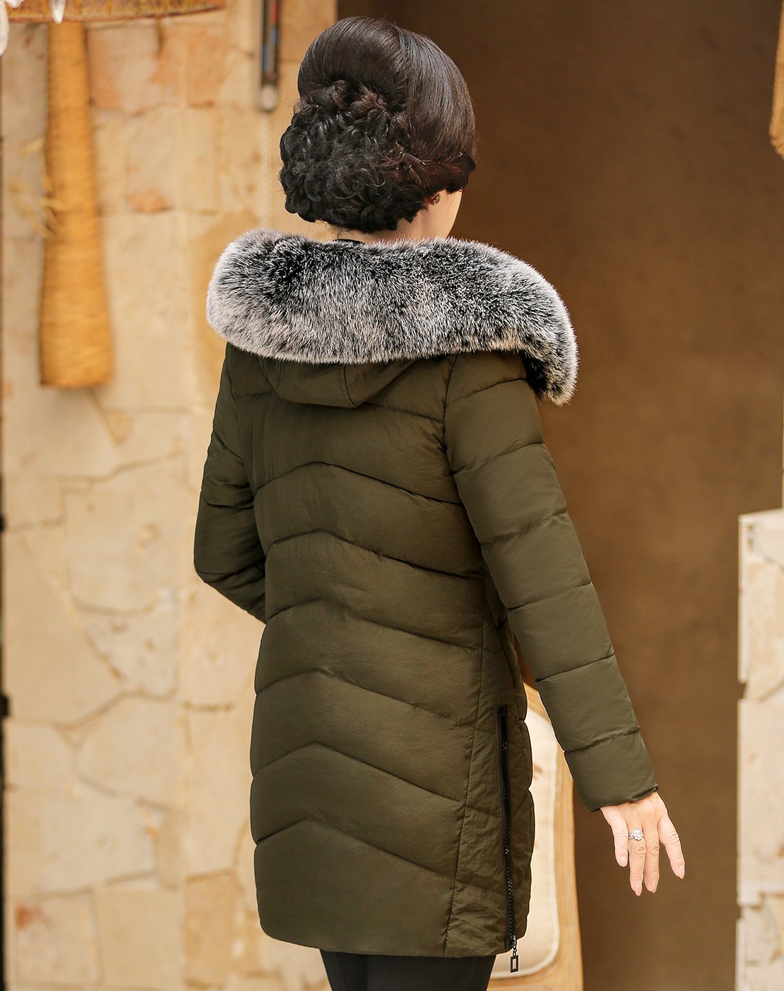 福玛玛2017冬季新款中老年女装时尚大气拉链毛领棉衣