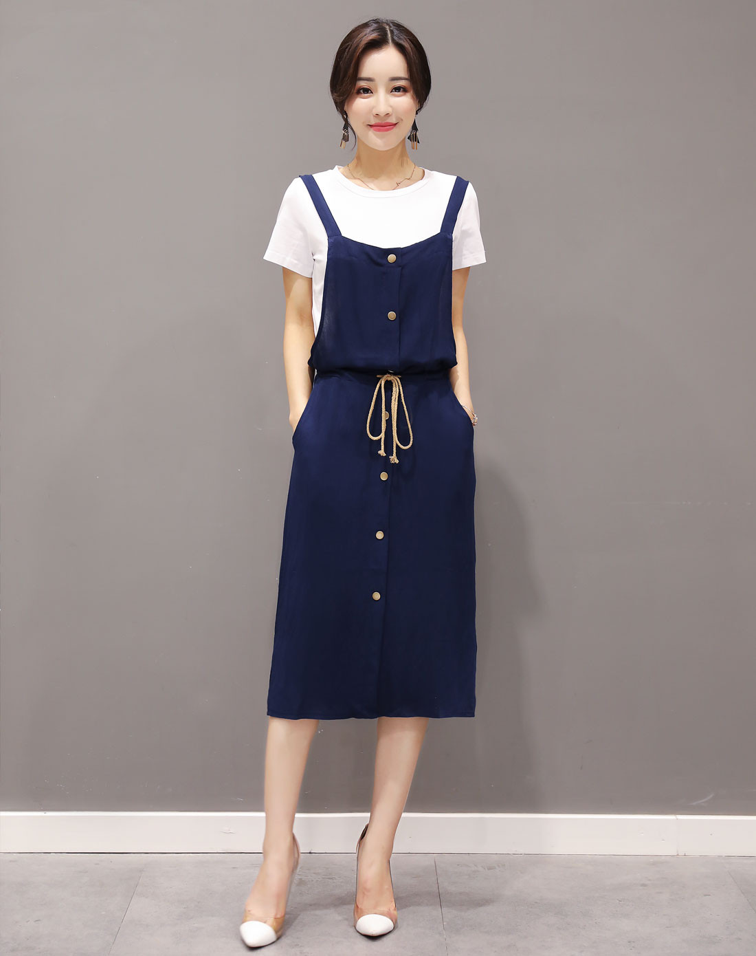 女纯色t恤搭减龄背带裙套装