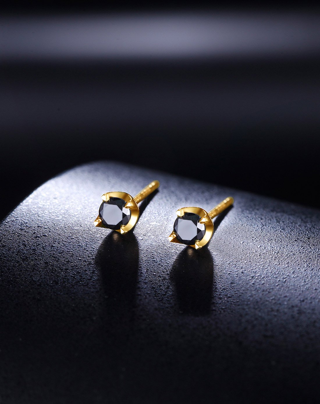 喜钻 唯品专享炫酷 18k金18分黑色钻石耳钉单只