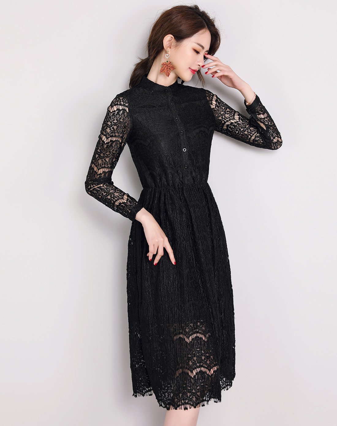 黑色蕾丝镂空时尚连衣裙