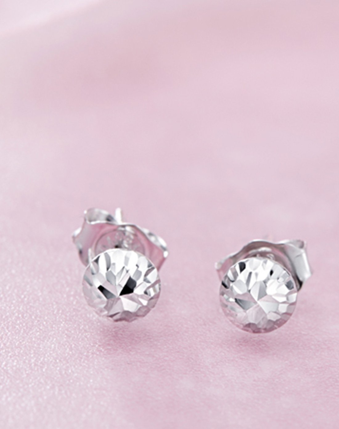 周大福 车花 白金/pt950铂金耳钉