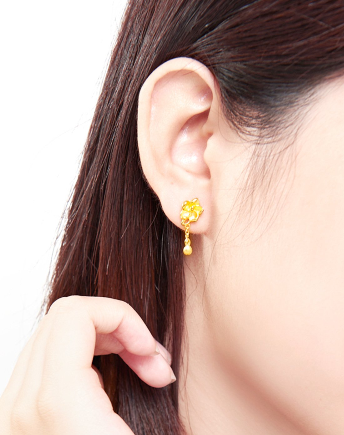 周大福 花月佳期系列茉莉足金黄金耳环(计价)