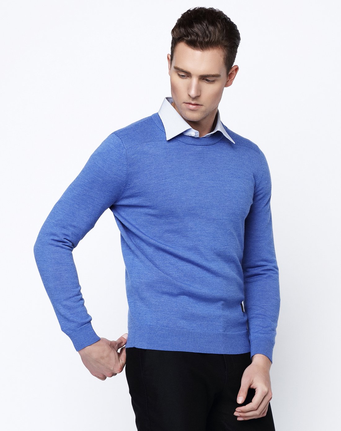 浅蓝色圆领纯羊毛亲肤顺滑经典百搭羊毛衫