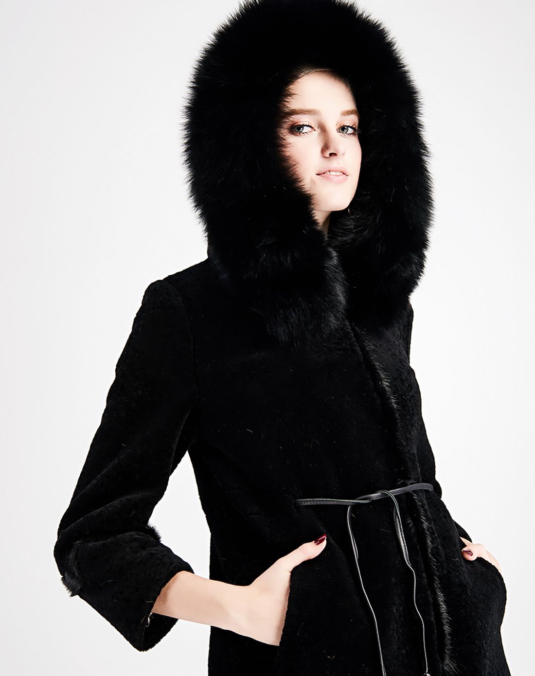 跨年新姿势,7折享大牌中长款狐狸毛领羊毛皮毛一体皮草大衣2g